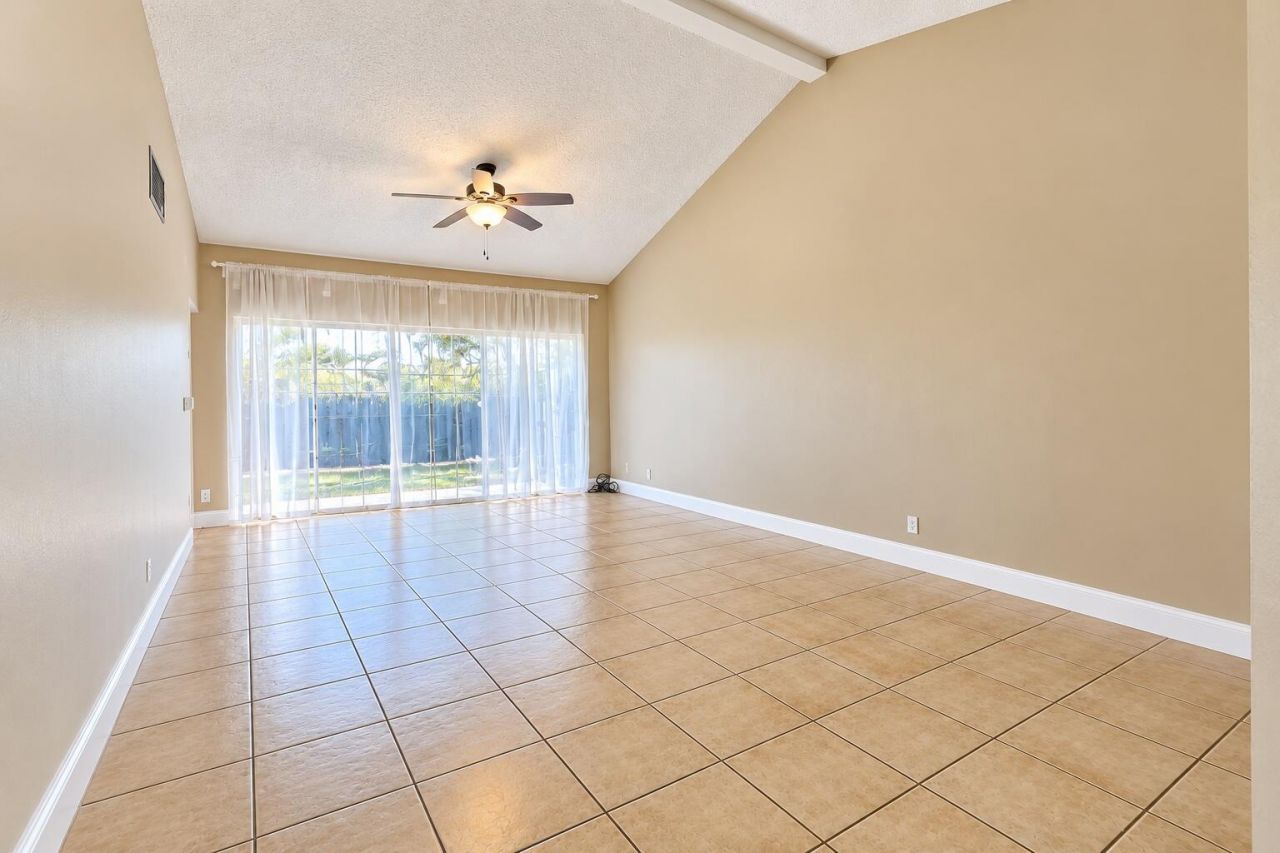 7385 W Sunrise Boulevard, Plantation, FL 33313 Photo