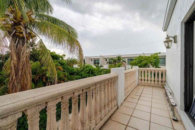 540 NE 17th Avenue, Fort Lauderdale, FL 33301 Photo