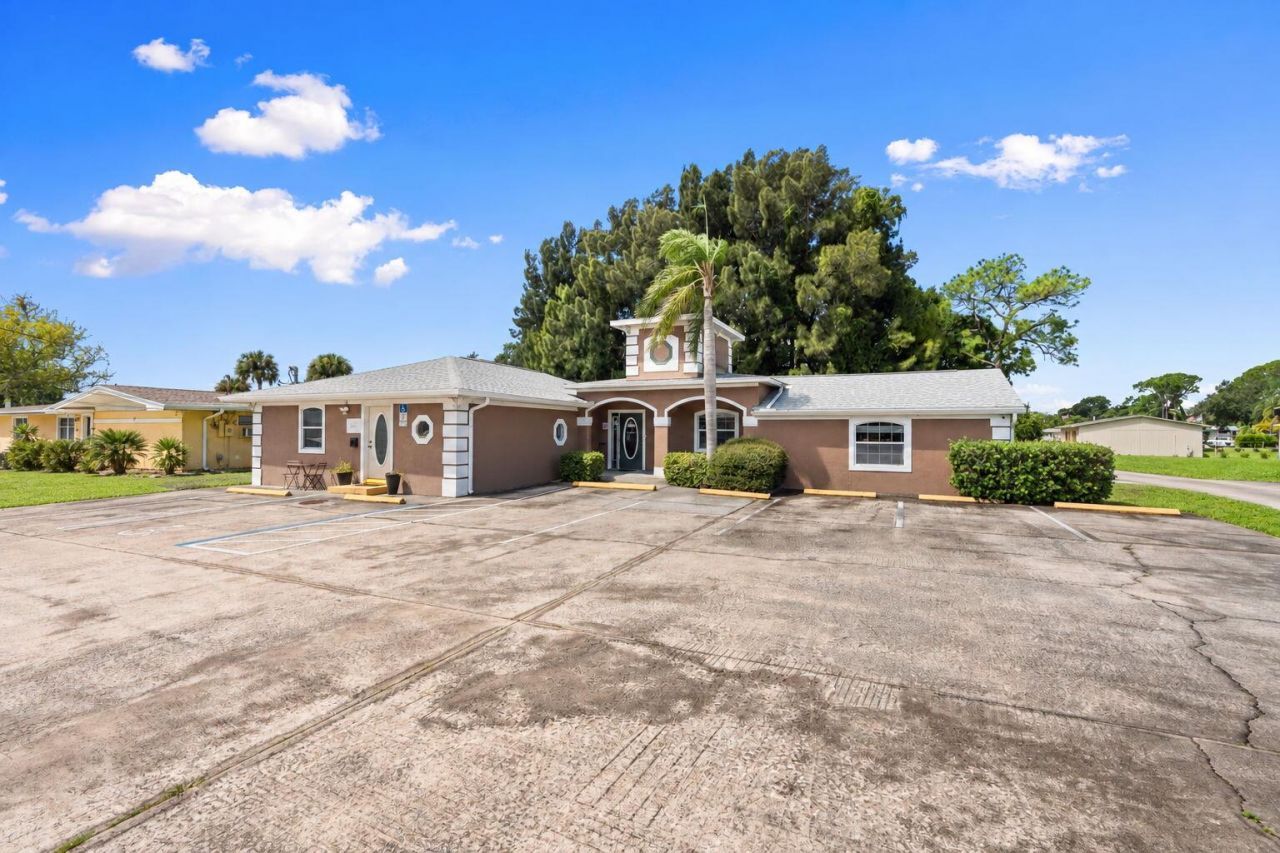 1542 S Wickham Road, Unit B, Melbourne, FL 32904 Photo