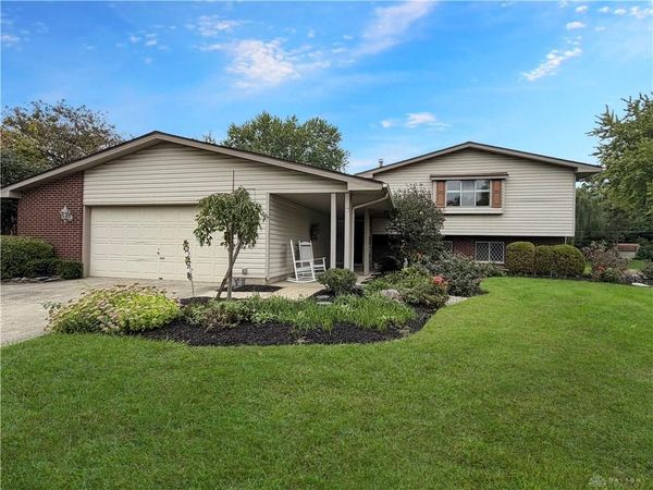 841 Rockcreek Drive, Centerville, OH 45458