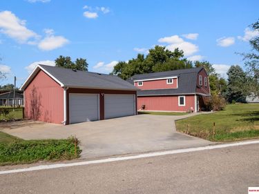 16604 Main Street, Bellevue, NE 68123