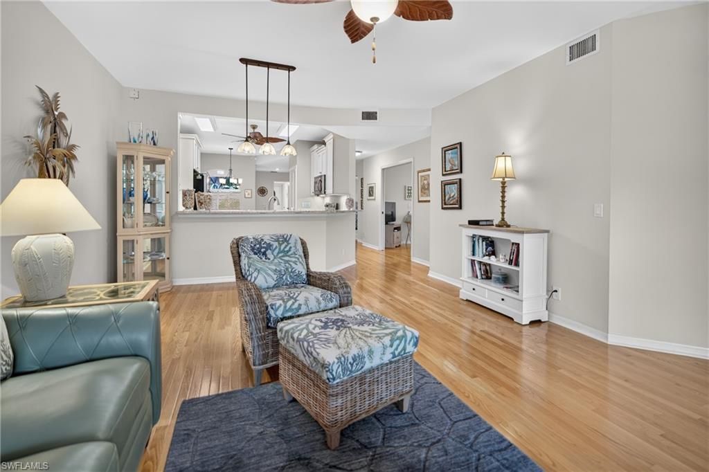 528 Lake Louise Cir, Unit 301, Naples, FL 34110 Photo