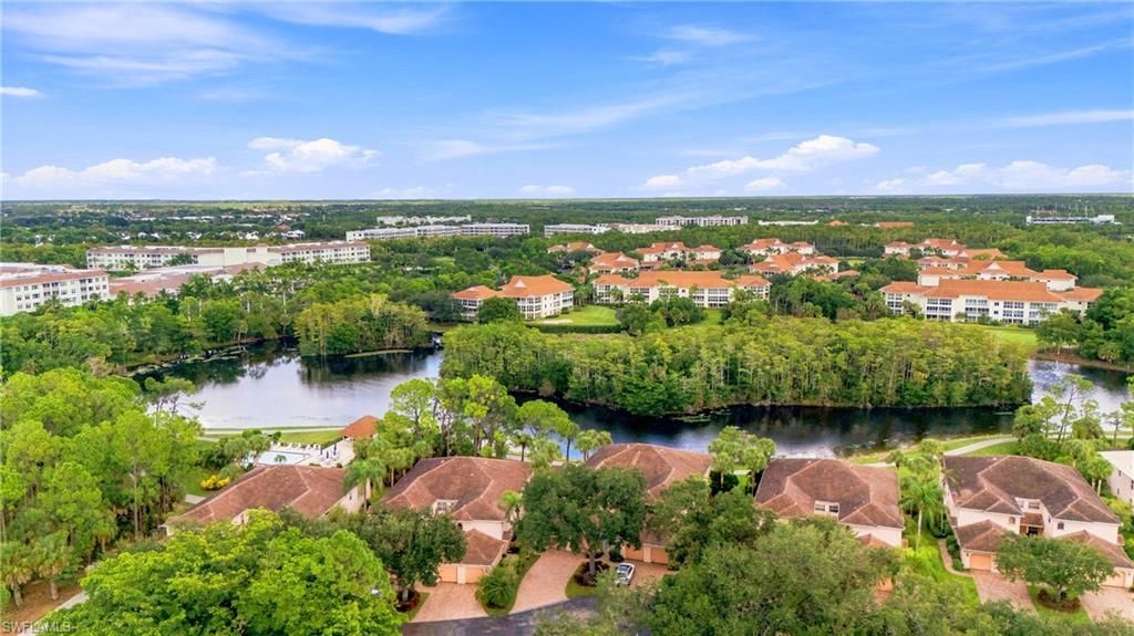 528 Lake Louise Cir, Unit 301, Naples, FL 34110 Photo