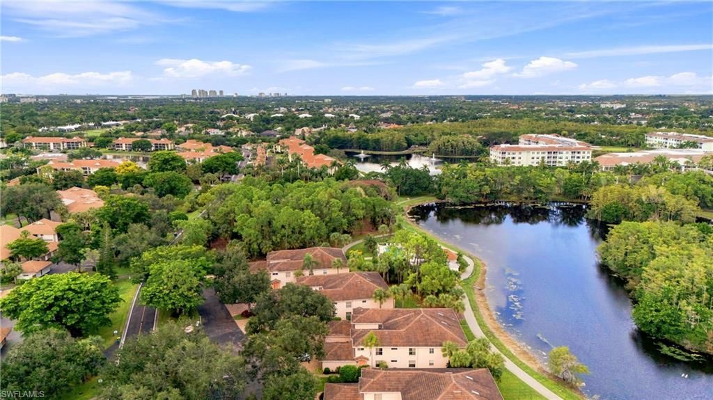 528 Lake Louise Cir, Unit 301, Naples, FL 34110 Photo