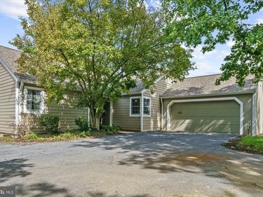 1930 MEADOW LANE, WYOMISSING, PA 19610