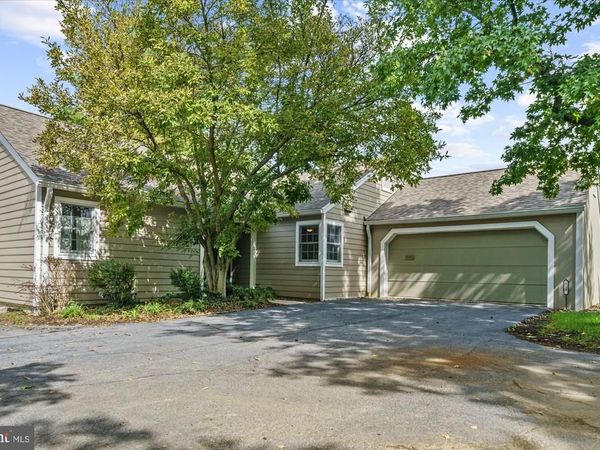1930 MEADOW LANE, WYOMISSING, PA 19610