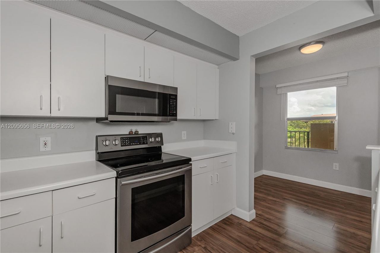 550 SW 138th Ave , Unit 404K, Pembroke Pines, FL 33027 Photo