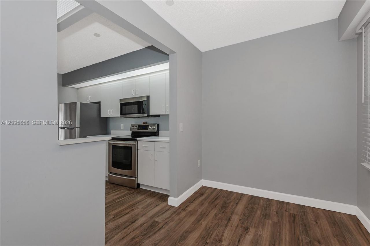 550 SW 138th Ave , Unit 404K, Pembroke Pines, FL 33027 Photo