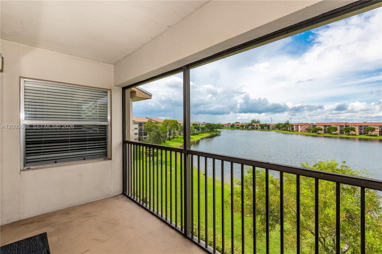550 SW 138th Ave , Unit 404K, Pembroke Pines, FL 33027 Photo