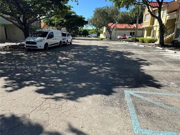 18348 NW 68th Ave, Unit H, Hialeah, FL 33015