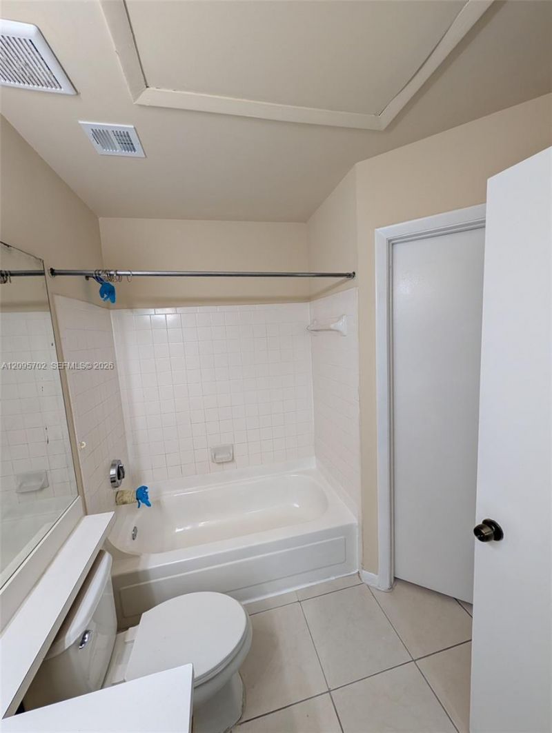 18348 NW 68th Ave, Unit H, Hialeah, FL 33015 Photo