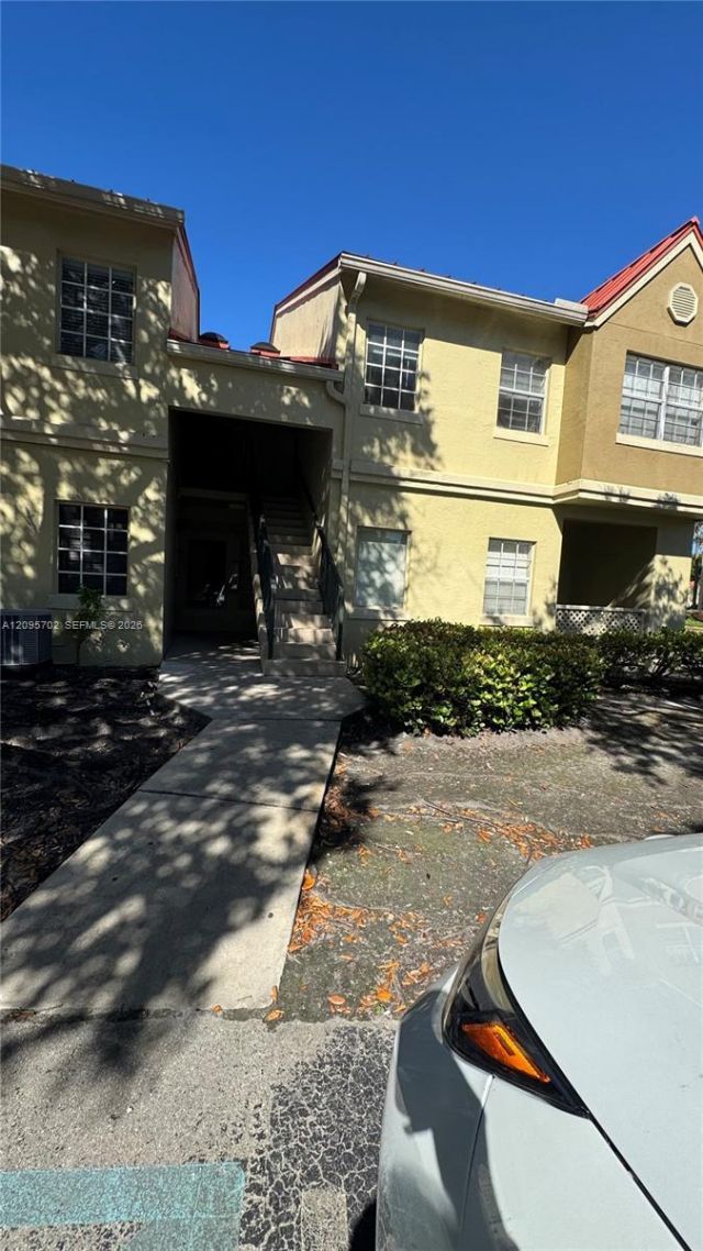 18348 NW 68th Ave, Unit H, Hialeah, FL 33015 Photo
