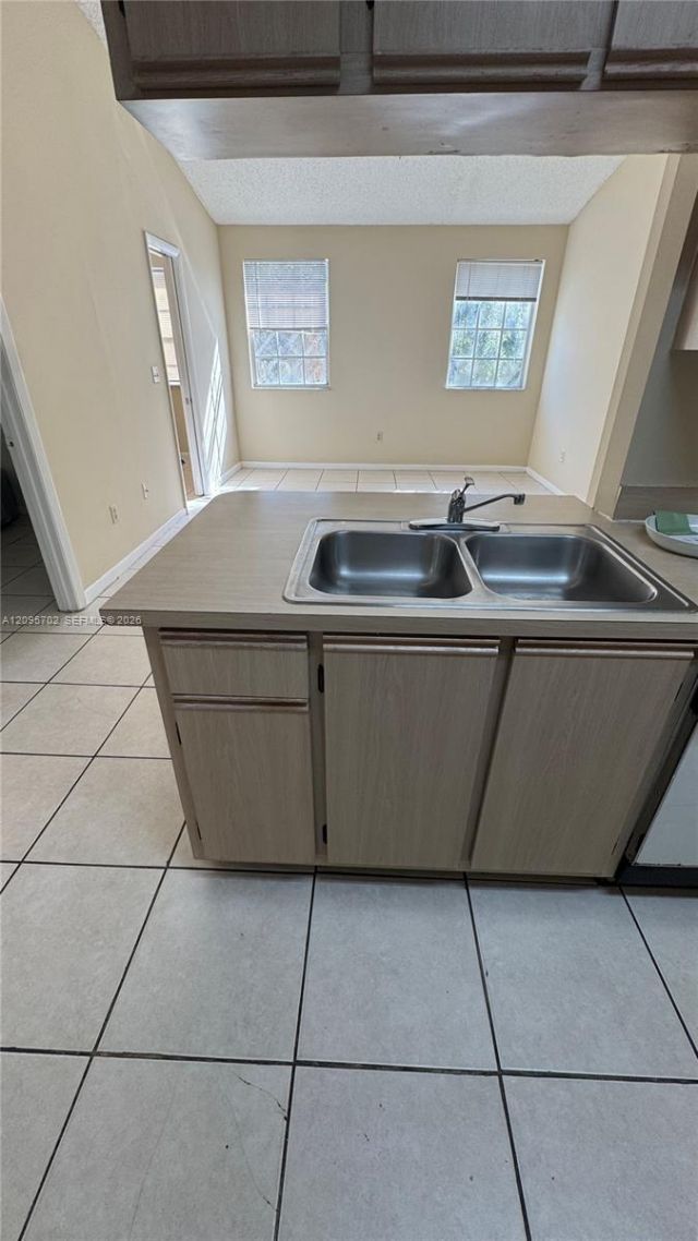 18348 NW 68th Ave , Unit H, Hialeah, FL 33015 Photo
