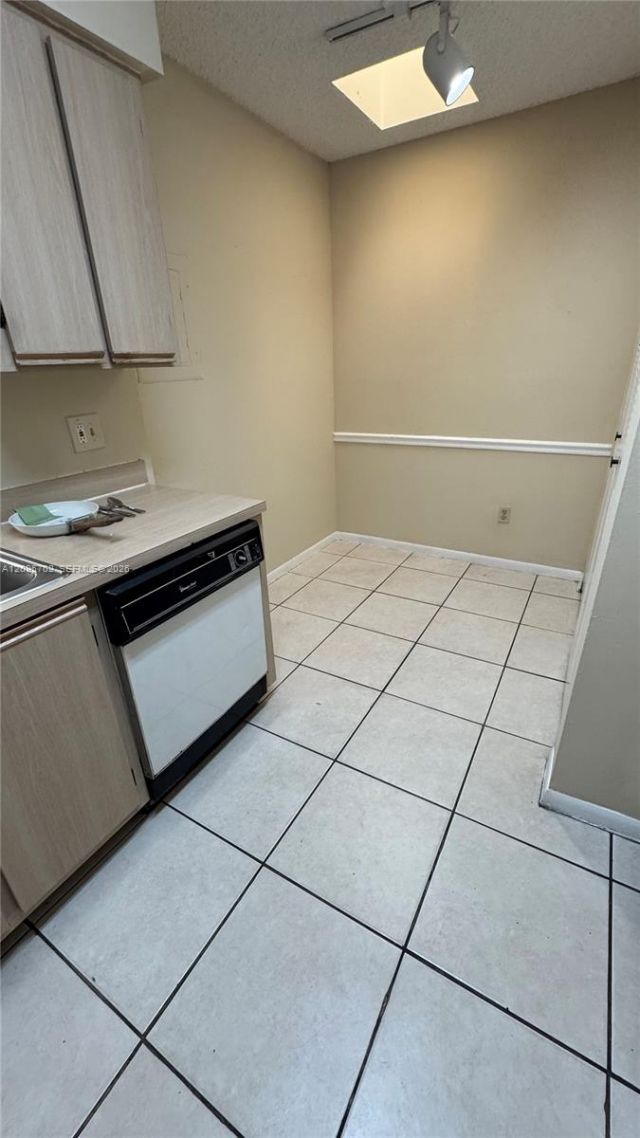 18348 NW 68th Ave , Unit H, Hialeah, FL 33015 Photo