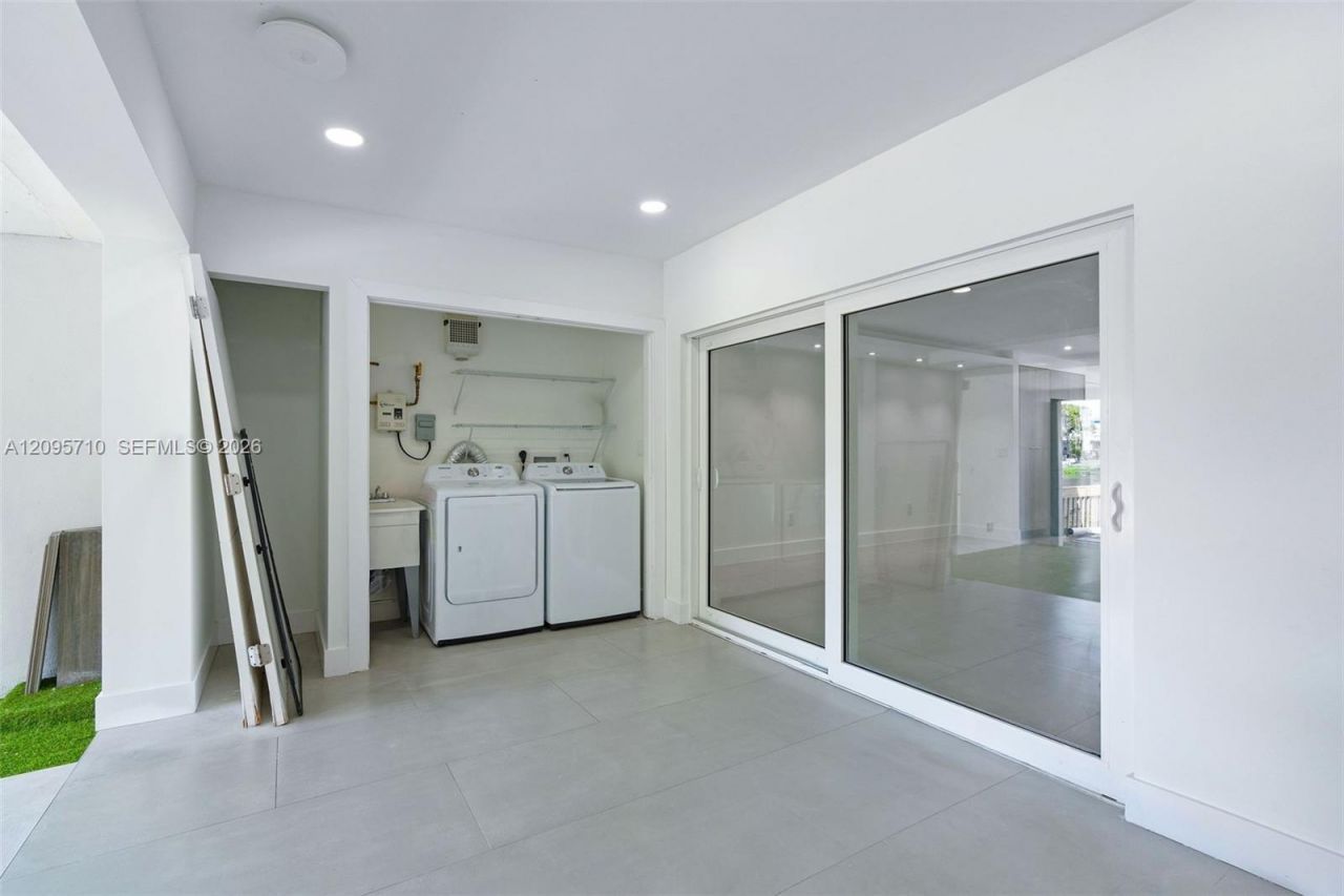 1369 W 69th St , Hialeah, FL 33014 Photo
