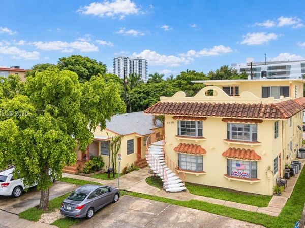 2028 Fillmore St, Unit 2, Hollywood, FL 33020