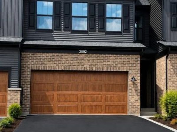 2892 preserve Circle, Aurora, IL 60502