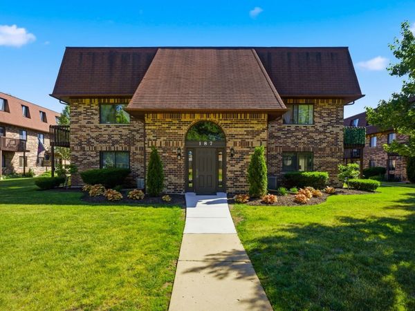 187 Uteg Street , Unit 206B, Crystal Lake, IL 60014