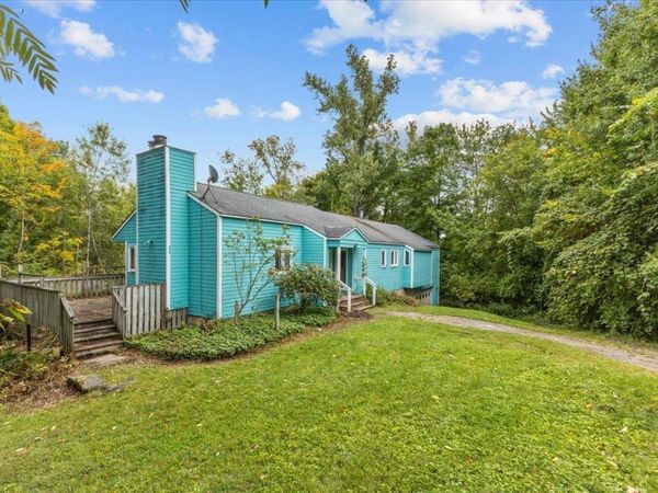 10 Ridge Road, Jericho, VT 05465