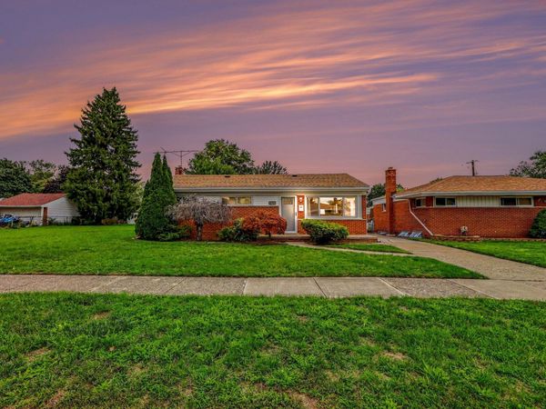 16741 Bell Avenue, Eastpointe, MI 48021