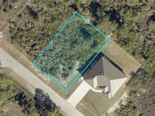 415 Hull AVE S, LEHIGH ACRES, FL 33974