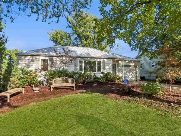 705 9th Ave, Coralville, IA 52241