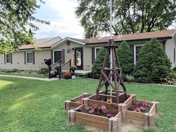 624 N 11th Street, Elwood, IN 46036
