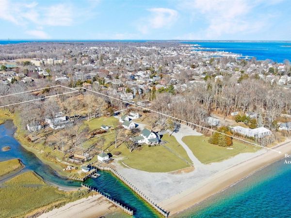 1080 9th Street, Greenport, NY 11944