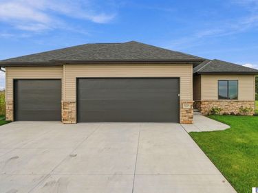 9229 S 80th Street, Lincoln, NE 68516