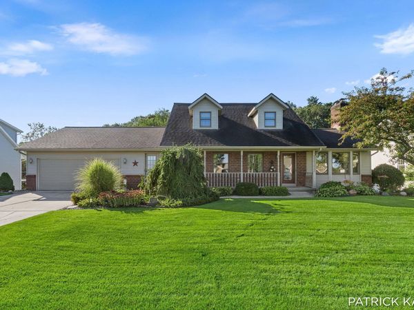 8618 Cedar Lake Drive, Jenison, MI 49428