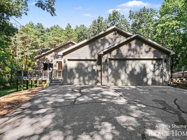 4661 Windcliff Drive NE, Rockford, MI 49341