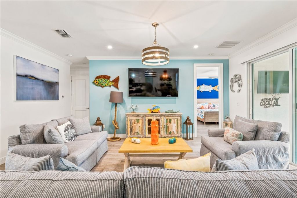 3929 Shoreside Drive, Hutchinson Island, FL 34949 Photo
