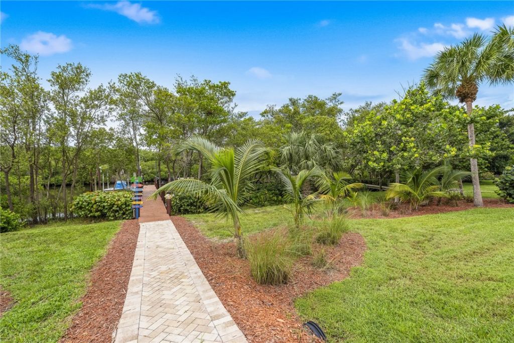 3929 Shoreside Drive, Hutchinson Island, FL 34949 Photo