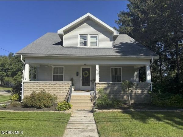 922 Farnsworth Road, Waterville, OH 43566