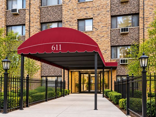 611 W Patterson Avenue, Unit 216, Chicago, IL 60613