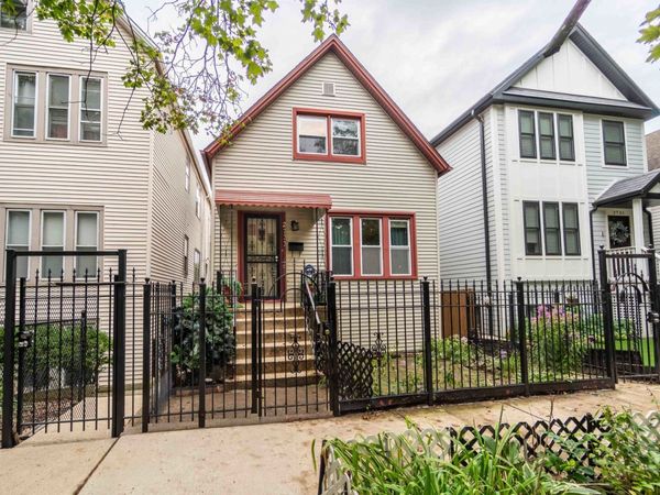 2733 N Artesian Avenue , Chicago, IL 60647
