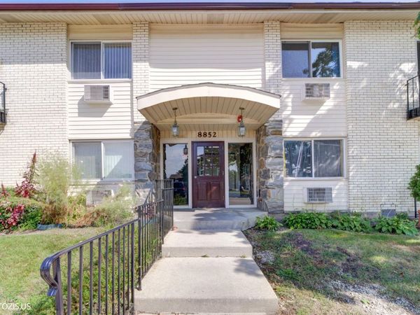 8852 N Leslie Lane , Unit 2C, Des Plaines, IL 60016