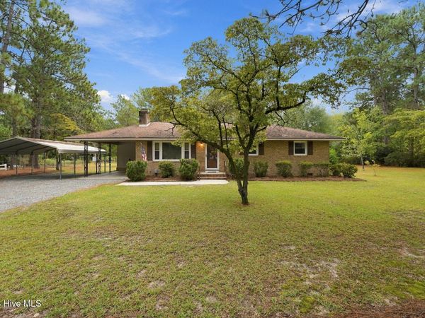 355 N Currant Street , Pinebluff, NC 28373