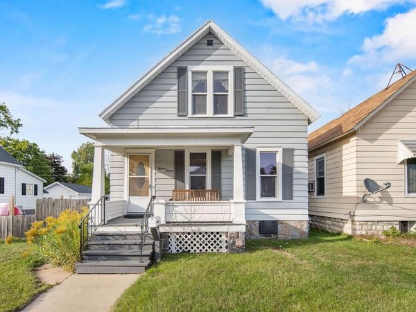 1516 LOGAN AVENUE, Marinette, WI 54143