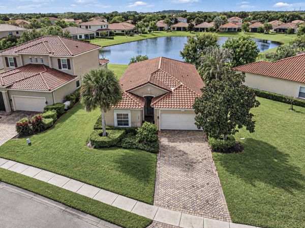 5560 57th Way, Vero Beach, FL 32967
