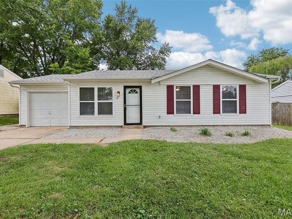 18 Lone Elk Lane , St Peters, MO 63376