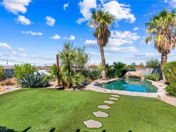 424 Waterwheel Falls Drive , Henderson, NV 89015