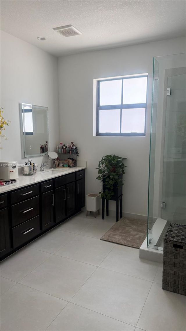14422 SW 18th St , Miami, FL 33175 Photo