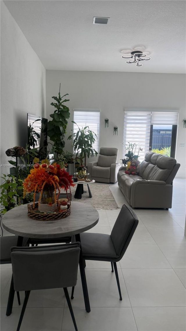 14422 SW 18th St , Miami, FL 33175 Photo