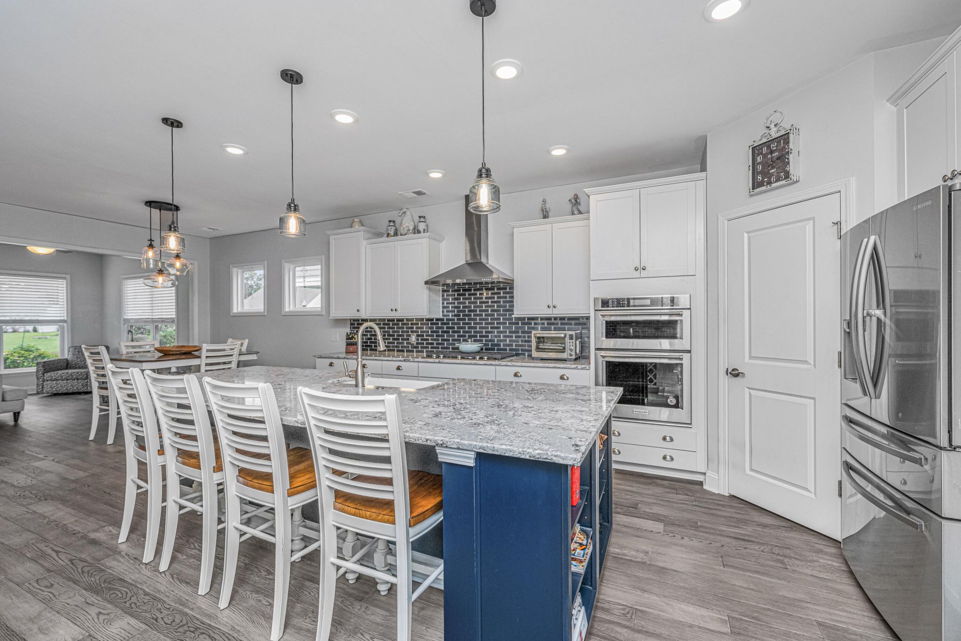 6205 Woodsedge Court Photo 8