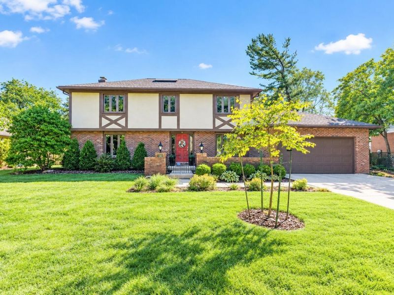 1333 Carron Drive , Columbus, OH 43220 Photo 2