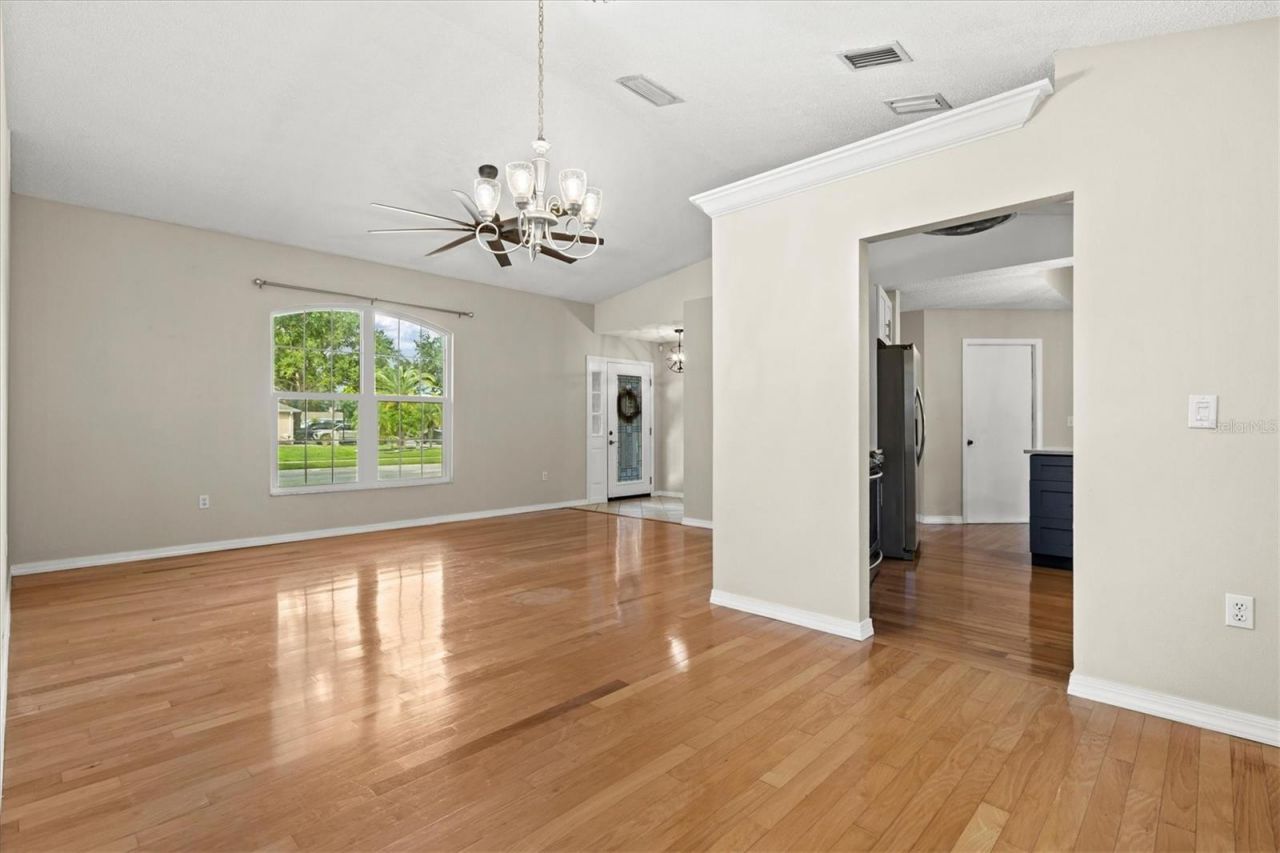 7129 Queen Palm Circle , Sarasota, FL 34243 Photo
