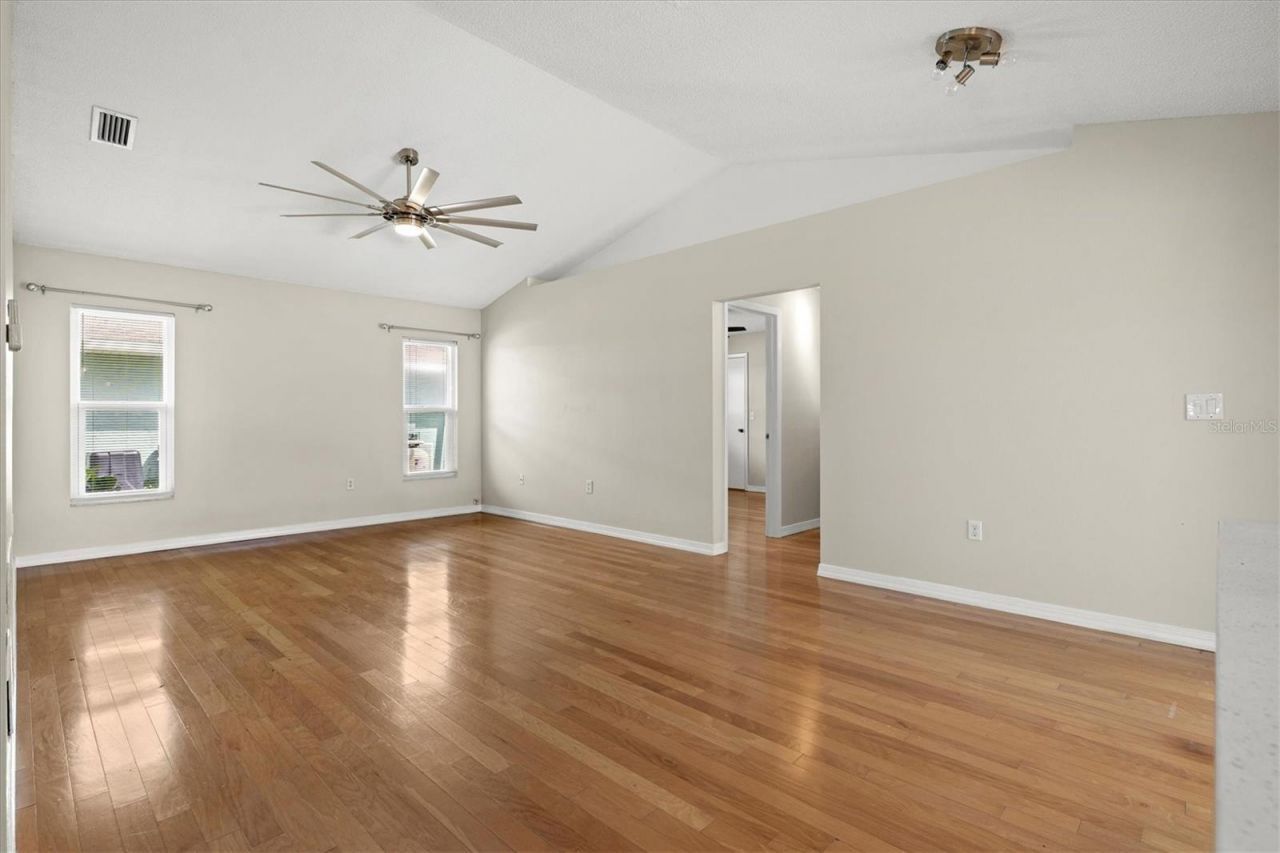 7129 Queen Palm Circle , Sarasota, FL 34243 Photo