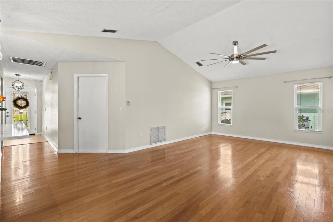 7129 Queen Palm Circle , Sarasota, FL 34243 Photo