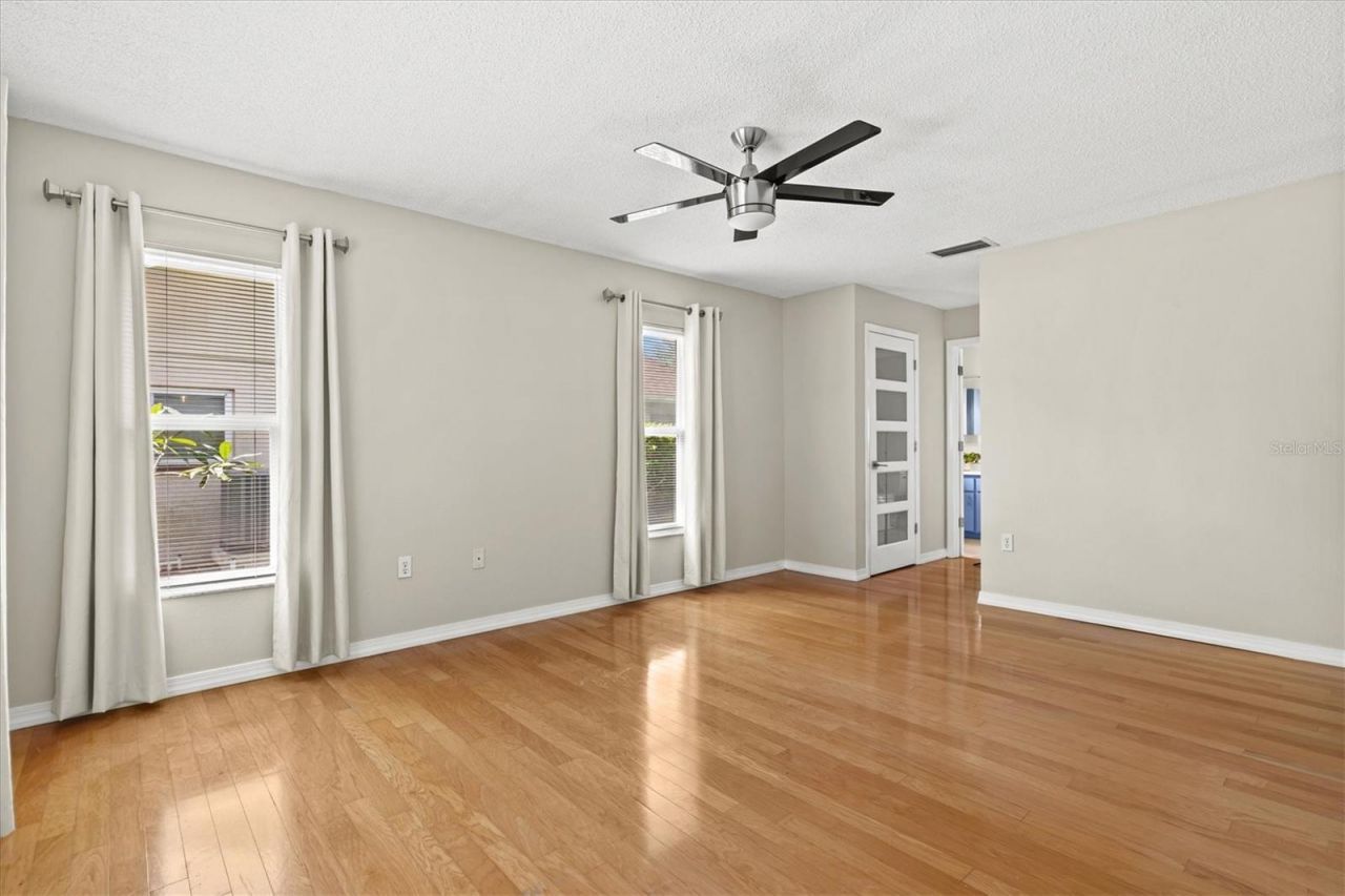 7129 Queen Palm Circle , Sarasota, FL 34243 Photo